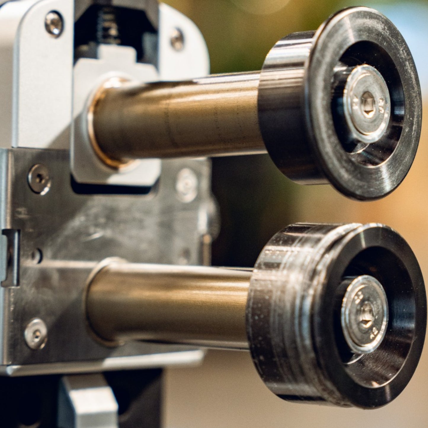 BUSCHMANN TOOLS - ACCUBEADER | Cordless Beading Machine for Pipes & Sheet Metal