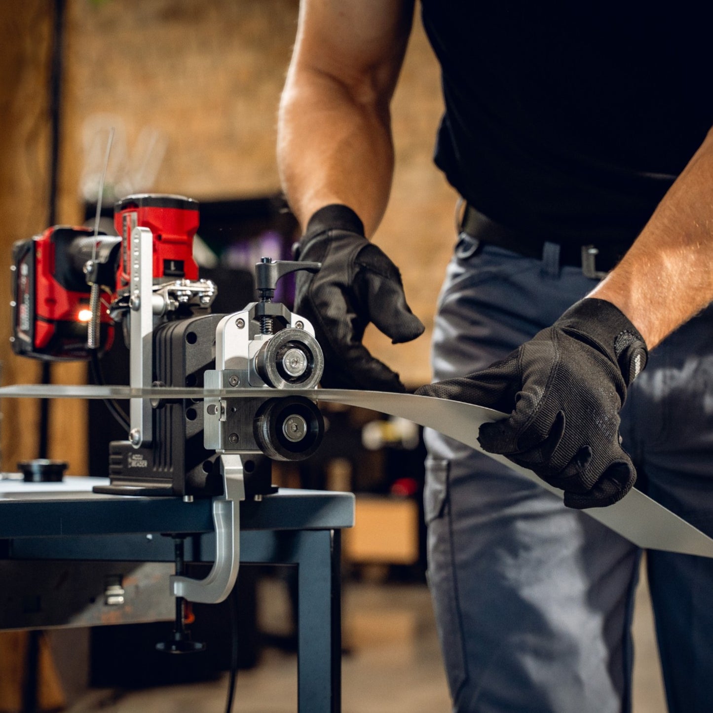 BUSCHMANN TOOLS - ACCUBEADER | Cordless Beading Machine for Pipes & Sheet Metal