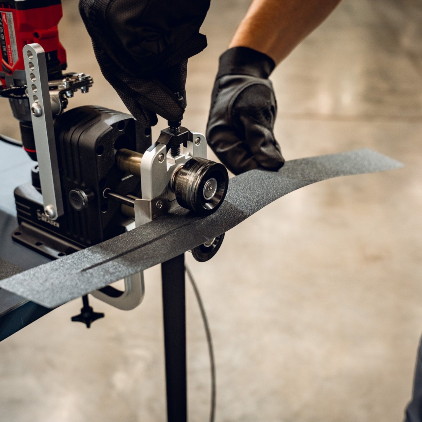 BUSCHMANN TOOLS - ACCUBEADER | Cordless Beading Machine for Pipes & Sheet Metal