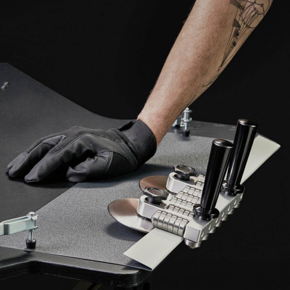 Buschmann Tools Disc Bender M Duo Anwendung am Blech