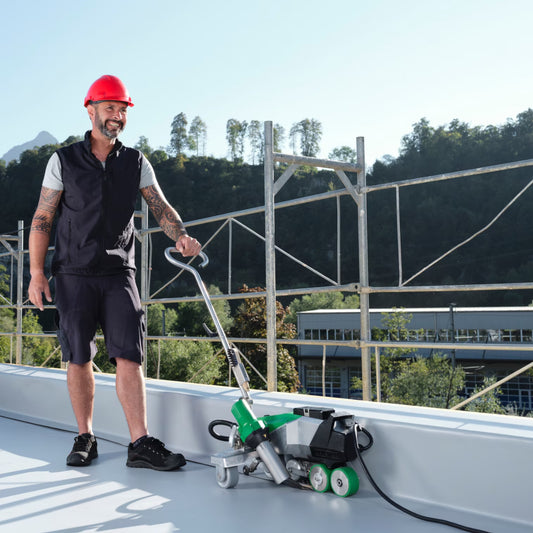 Leister Varimat 500, 40mm | Prozesssicherer Dachschweißautomat Anwendung Flachdach