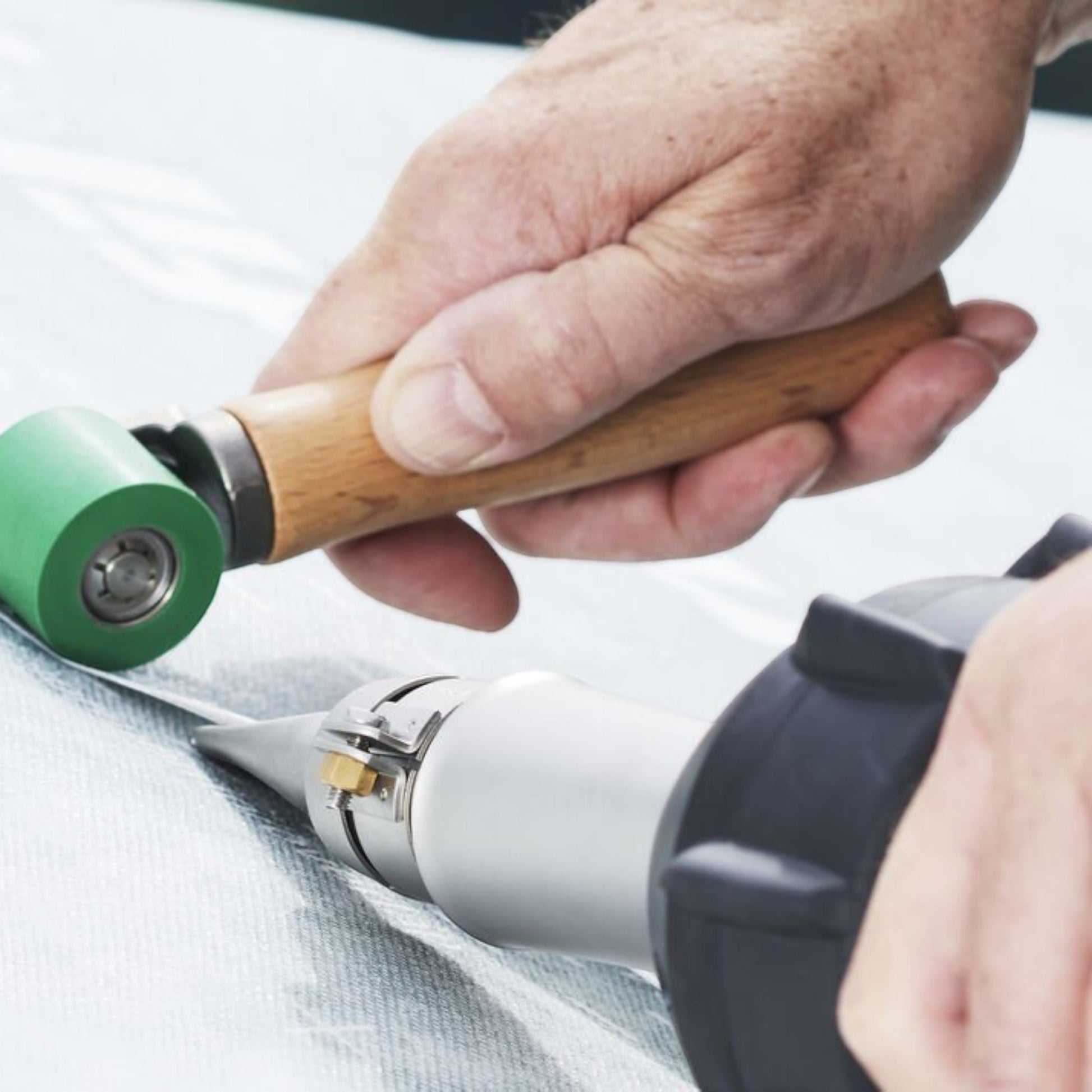 Leister Andrückrolle Anwendung Flachdach