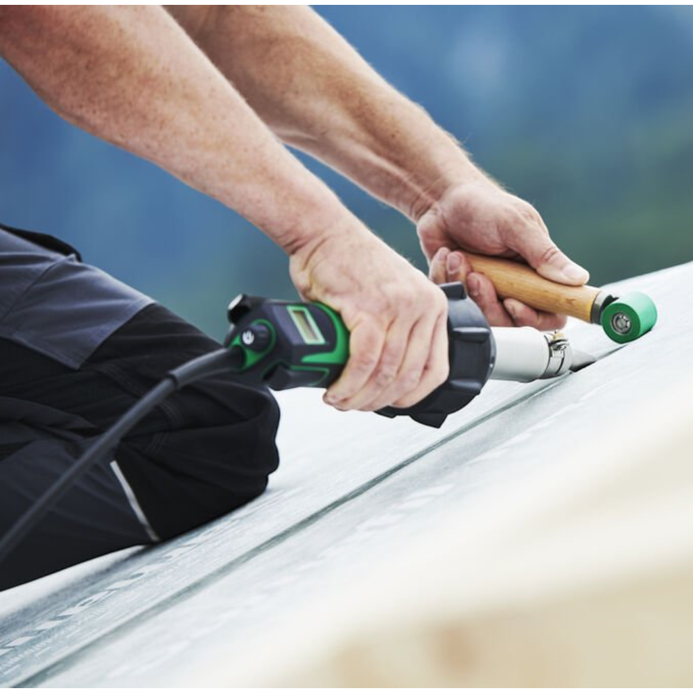 Leister Triac ST Handschweißföhn Anwendung Flachdach