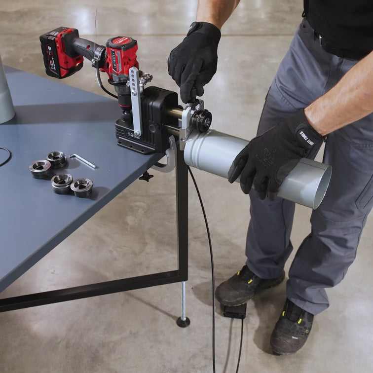 Buschmann Tools Accubeader Mobile Sickenmaschine Anwendung Fallrohr